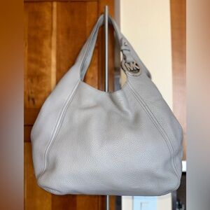 MICHAEL Michael Kors Large Pebbled Leather Hobo 🩶
